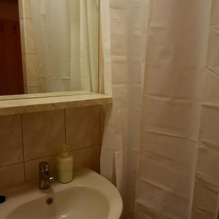 Turgenevova - Olomoucka A Parkovani Apartament
