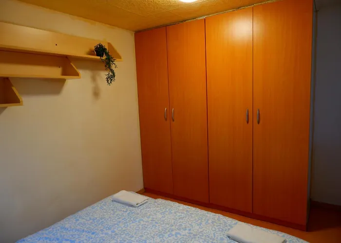 Turgenevova - Olomoucka A Parkovani Lägenhet Brno