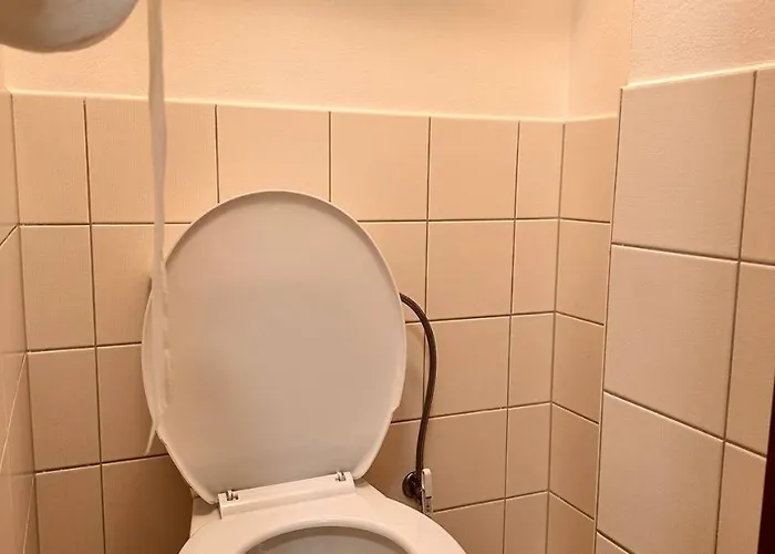 Turgenevova - Olomoucka A Parkovani Lägenhet *